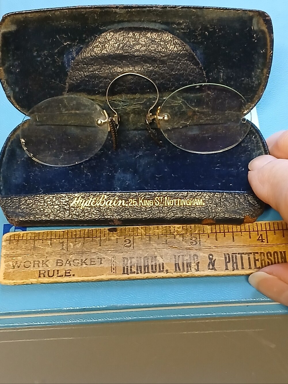 Antique pince nez Spectales and Case - Picture 2 of 9